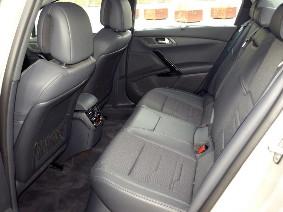  Peugeot 508 GT 2010 года  (фото 15 из 18)